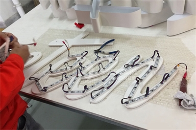 鑒別發光字的好壞